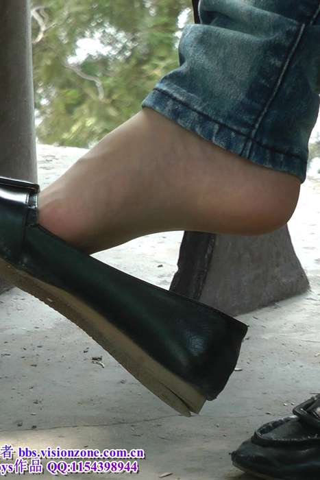 [赤足者高清视频]ID0070 挑鞋的少妇